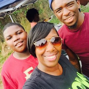 Meet your Posher, Phekila